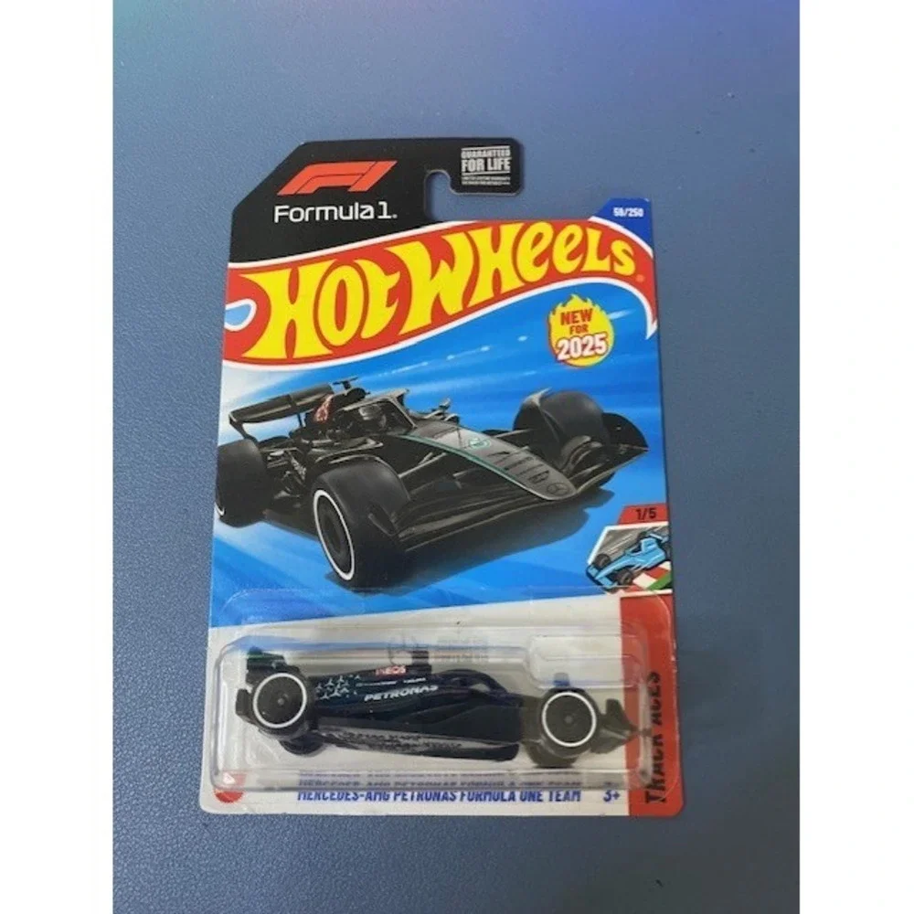 Hot Wheels Mercedes-AMG Petronas F1 Team 1/64 Black New 2025 Track Aces 58/250